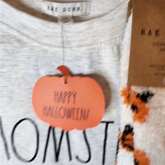 Rae Dunn Momster silky soft sweater with Pumpkin socks NWT Size XL gray color - Picture 6 of 9
